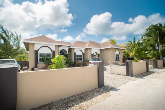 Canal Front - Family Home Savannah - 1