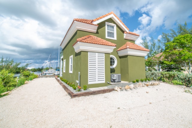 Available Now : Canal-Front 2 Bedroom Cottage - 1