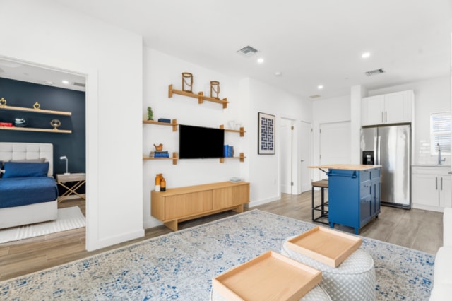Available Now: 19 North Renovated 2-Bedroom - 1